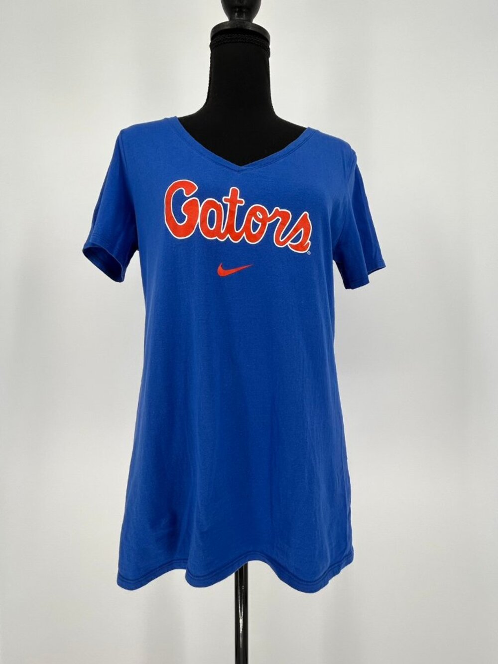 Nike Florida Gators Womens V-Neck T-Shirt Size M Royal Blue Script Logo UF NCAA